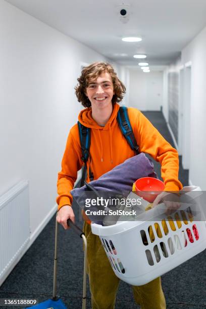 moving out for the first time - sunderland university stock pictures, royalty-free photos & images