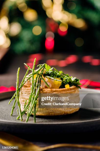 seafood vol-au-vent - amuse bouche stockfoto's en -beelden