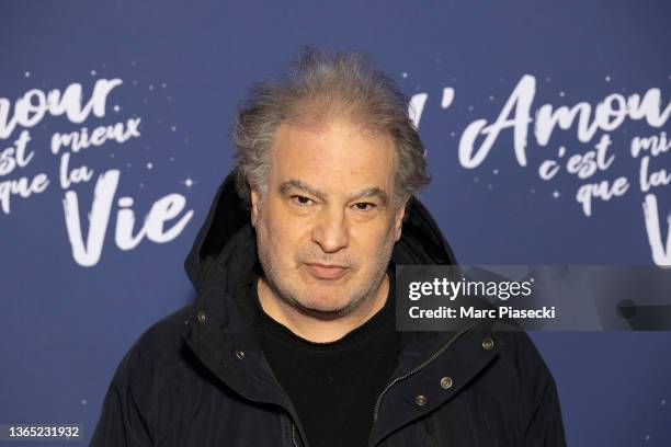 Actor Raphael Mezrahi attends the 'L'amour c'est mieux que la vie' Premiere at Cinema UGC Normandie on January 17, 2022 in Paris, France.