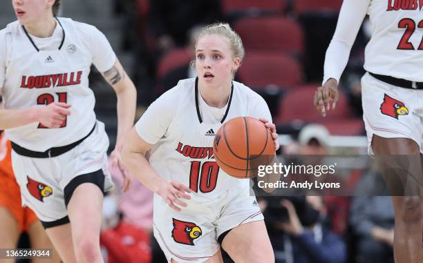 Hailey Van Lith of the Louisville Cardinals against the Syracuse Orange at KFC YUM! Center on January 13, 2022 in Louisville, Kentucky.