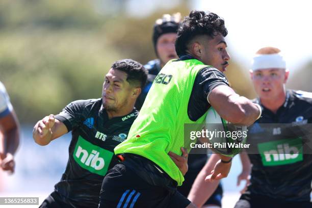 Tanielu Tele’a during a Blues Super Rugby training session at Blues HQ on January 18, 2022 in Auckland, New Zealand.