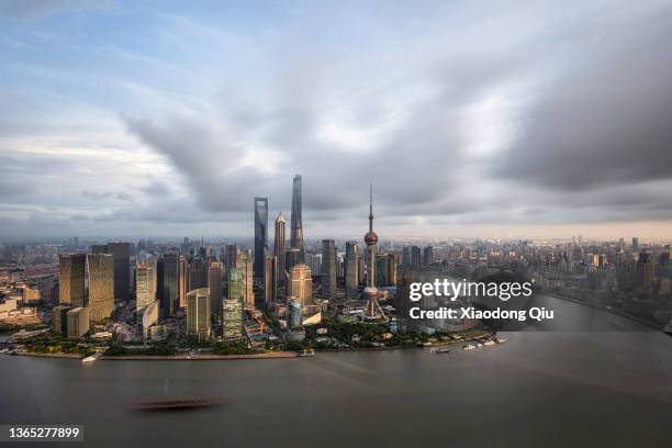 shanghai urban scenery - pudong fotografías e imágenes de stock