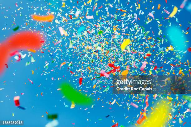 confetti - celebration stock-fotos und bilder