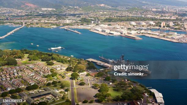 view of battleship missouri memorial and pearl harbor national memorial - pearl harbor hawaii stock pictures, royalty-free photos & images