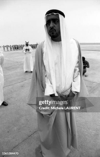 Portrait du prince héritier d'Abou Dabi Khalifa ben Zayed Al Nahyane, en mars 1974.