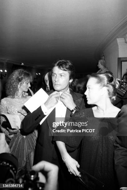 Romy Schneider, Alain Delon, Mireille Darc et Dalila Di Lazzaro lors d'un gala en hommage à Visconti à Paris en septembre 1980