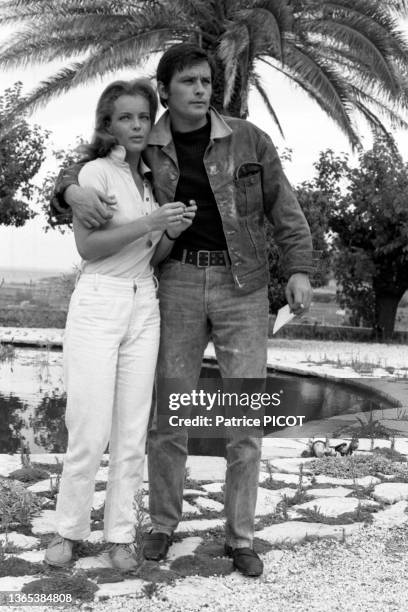 Alain Delon et Romy Schneider lors du tournage du film 'La Piscine' le 19 aout 1968 à Saint-Tropez