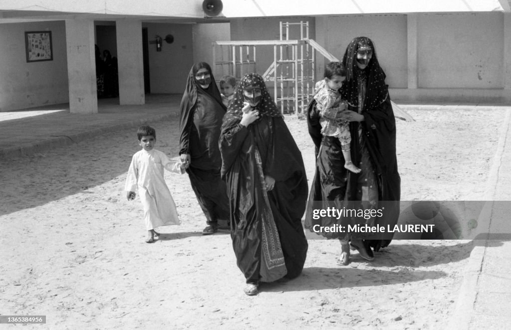 Femmes voilées à Abou Dabi