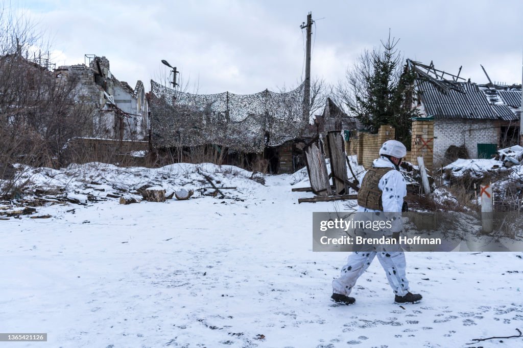 Talks To Defuse Russia-Ukraine Tensions Resolve Little