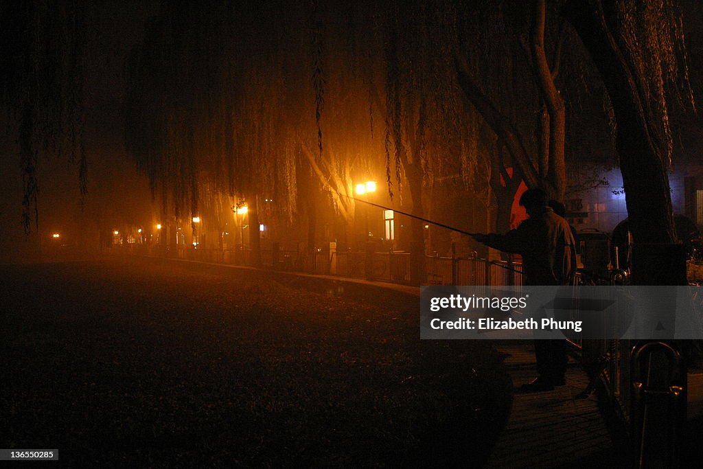 Night fishing in Houhai lake