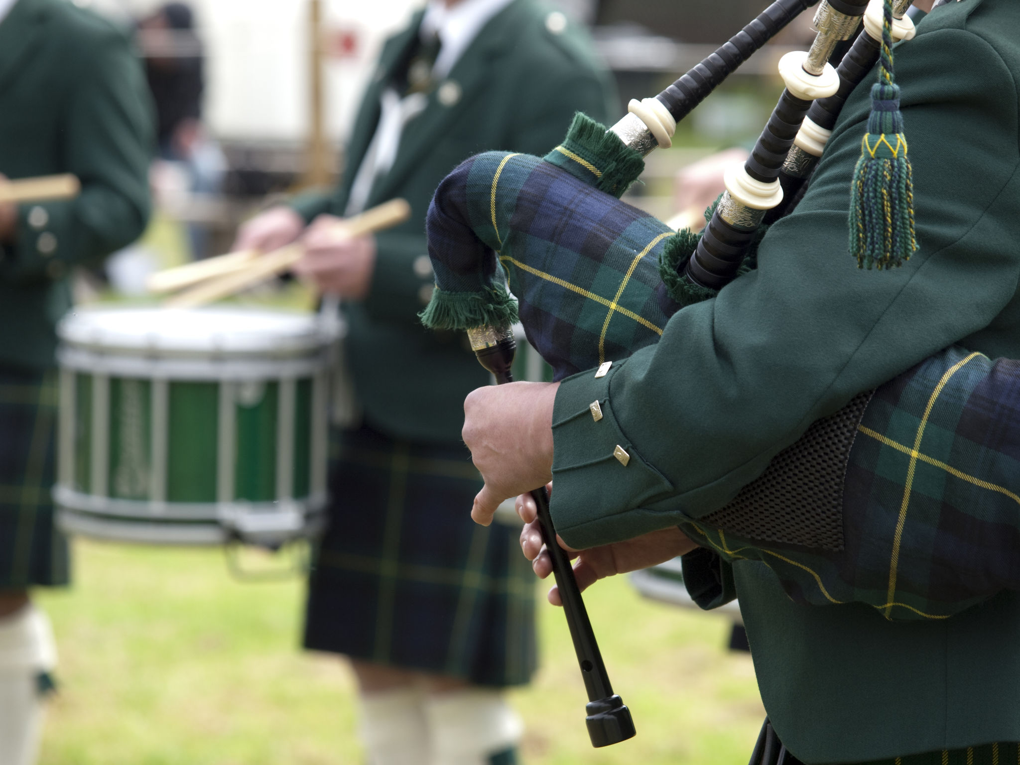 bagpipes performer