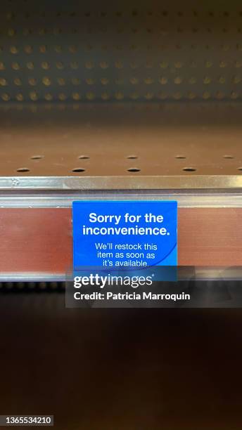 out of stock sign - food insecurity during covid in california stock pictures, royalty-free photos & images