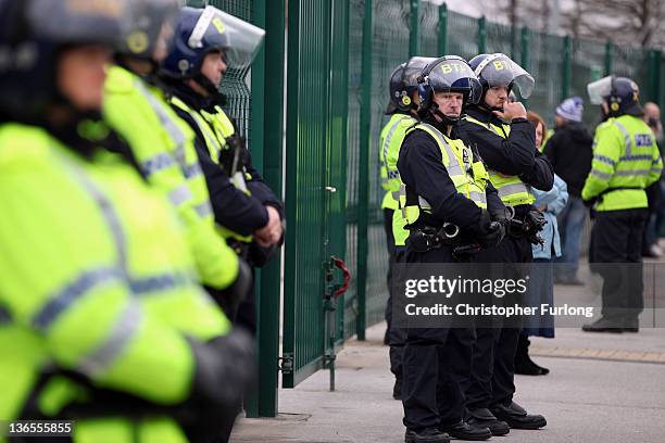 Mancatcher Riot Police Manchester City Police Force Photos and Premium High Res Pictures ...