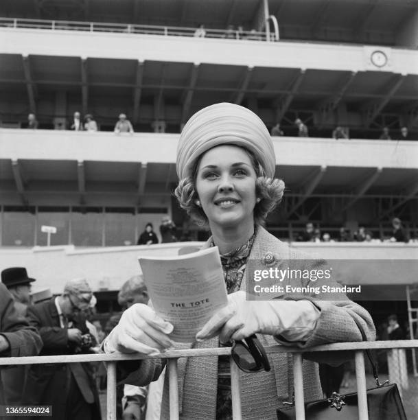 Italian-born British actress Katie Boyle at the Epsom Derby, UK, 29th May 1963.