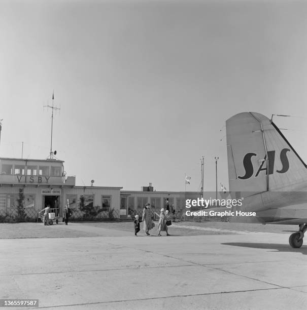 An SAS plane at Visby Airport in Gotland, Norway, 1957.