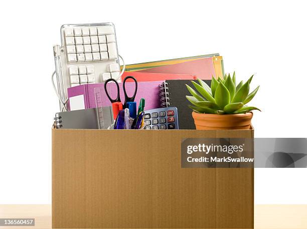 bürowechsel - stellenabbau stock-fotos und bilder