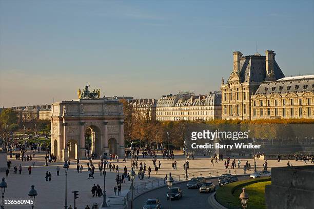 view from above of plaza near louvre and arch. - the louvre stock pictures, royalty-free photos & images