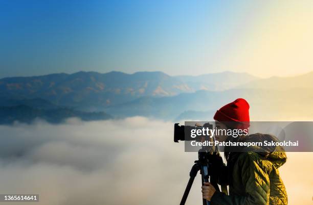 morning with the nature - photographer imagens e fotografias de stock