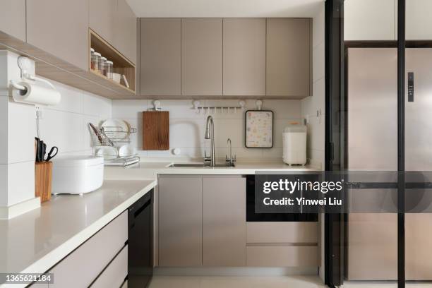 modern, stylish and bright kitchen - cozy kitchen stockfoto's en -beelden