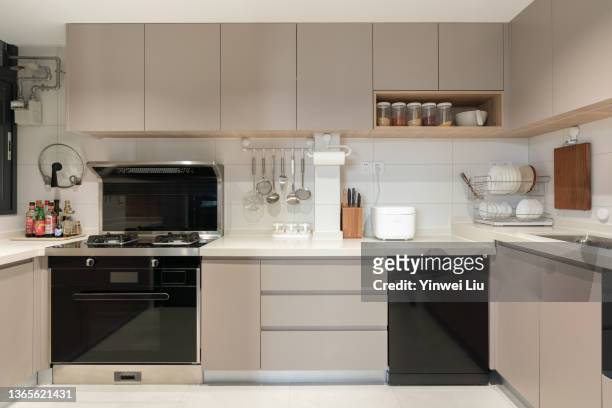 modern, stylish and bright kitchen - cozy kitchen stockfoto's en -beelden