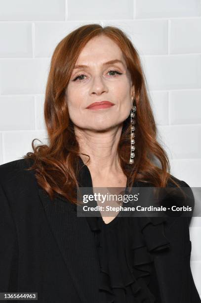 Actress Isabelle Huppert attends the Ami Fall/Winter 2022/2023 show as part of Paris Fashion Week on January 19, 2022 in Paris, France.