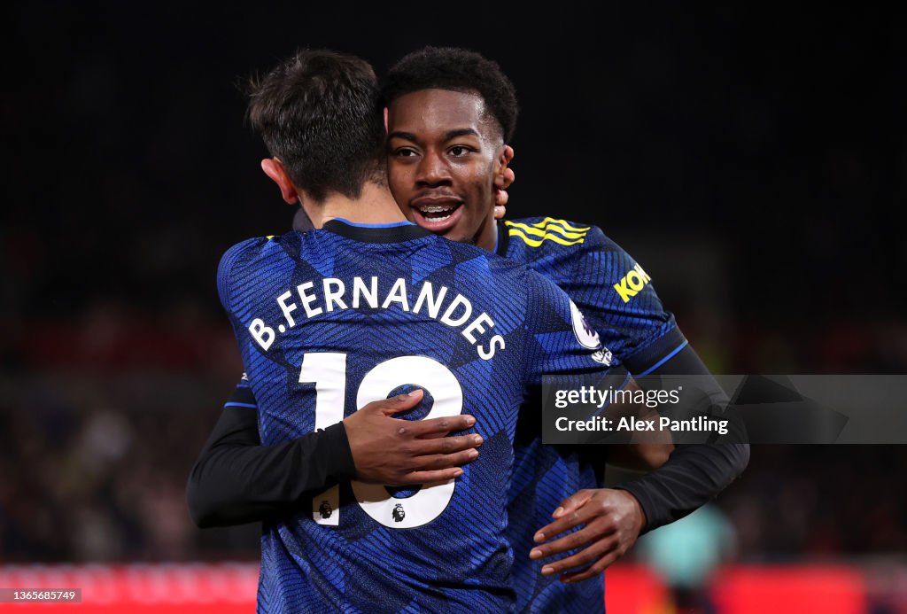 Brentford v Manchester United - Premier League