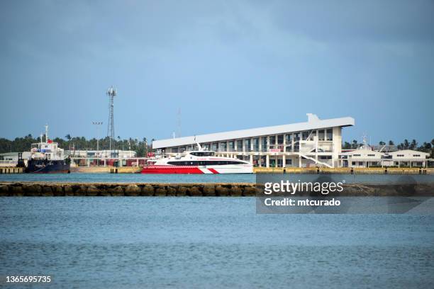 port of nuku'alofa with the inter-island ferry terminal, nuku'alofa, tongatapu island, tonga - nukualofa stockfoto's en -beelden