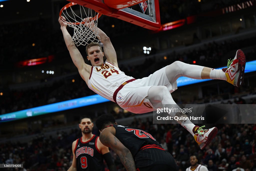 Cleveland Cavaliers v Chicago Bulls