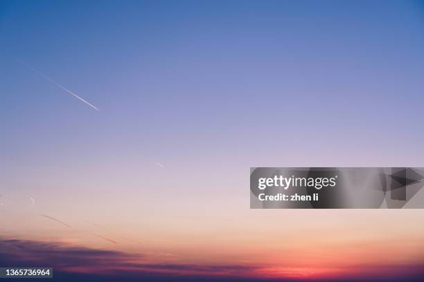 the gradient of the sky at sunset - skymning bildbanksfoton och bilder