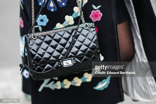 93,167 Chanel Handbags Stock Photos, High-Res Pictures, and Images - Getty  Images