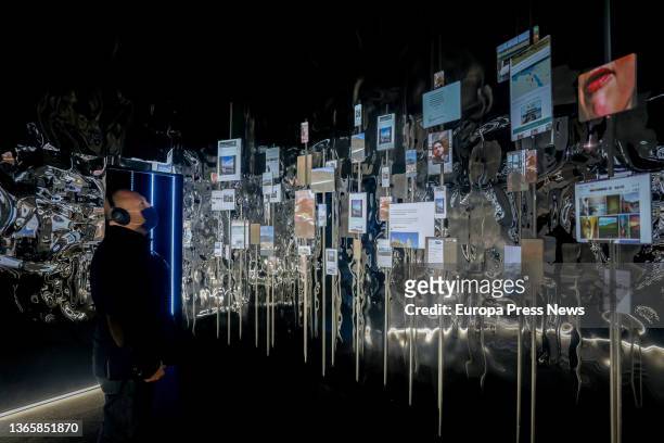 Presents the technological-artistic installation HELIXA Experience Center created by the innovation hub IFEMA MADRID Lab, in collaboration with the...