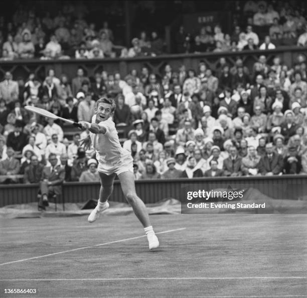 Tony Roche Autograph Tony Roche Tennis Player Photos and Premium High Res Pictures - Getty ...