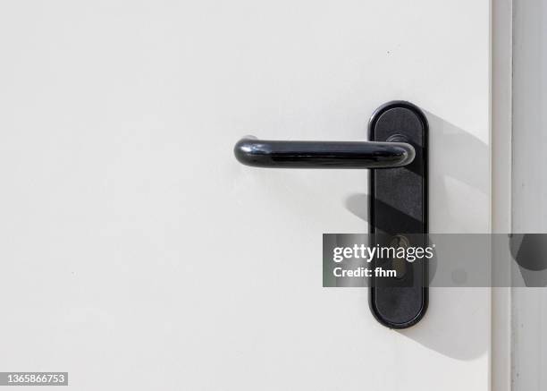 white door and doorknob - doorknob bildbanksfoton och bilder