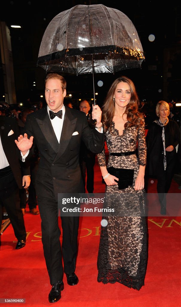 War Horse - UK Premiere - Inside Arrivals