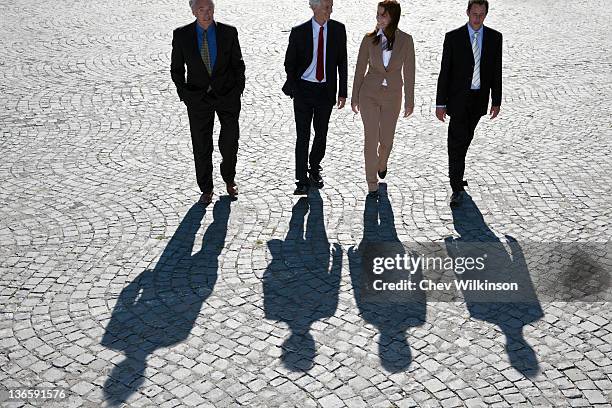 5 353点の男性 スーツ 俯瞰 横のストックフォト Getty Images 5 353点の男性 スーツ 俯瞰 横のストックフォト Getty Images