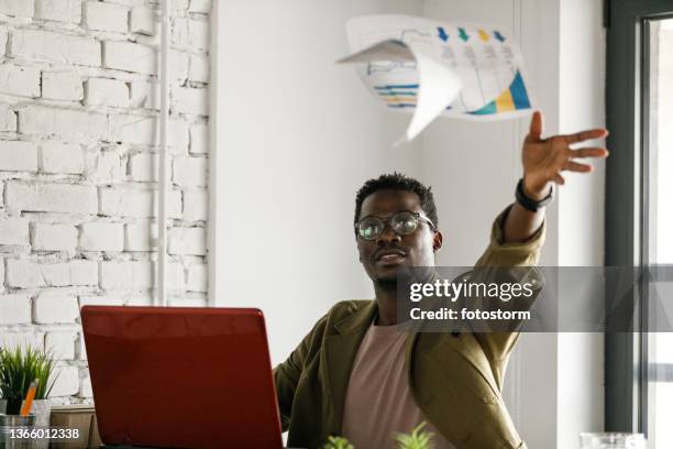 Throw Work Computer Man Throwing Laptop Photos and Premium High Res Pictures - Getty Images