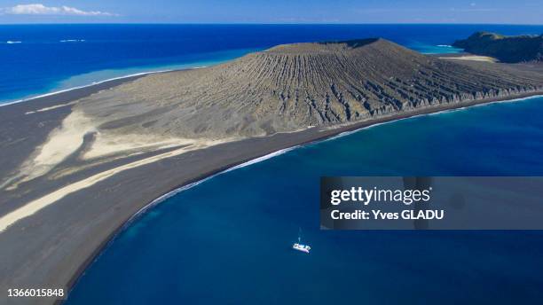 Vue aérienne du volcan Hunga Tonga le 20 aout 2018.