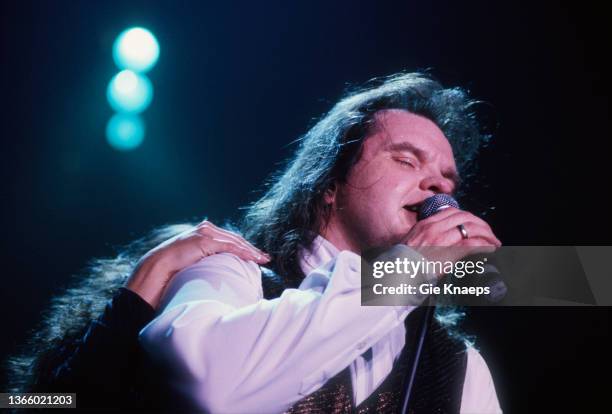 Meat Loaf performs on stage at Vorst Nationaal, Brussels, Belgium, 20th September 1994.