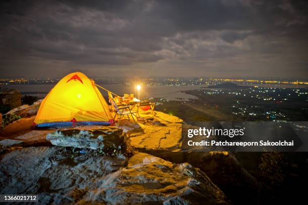 camping on the top - camp site stock-fotos und bilder