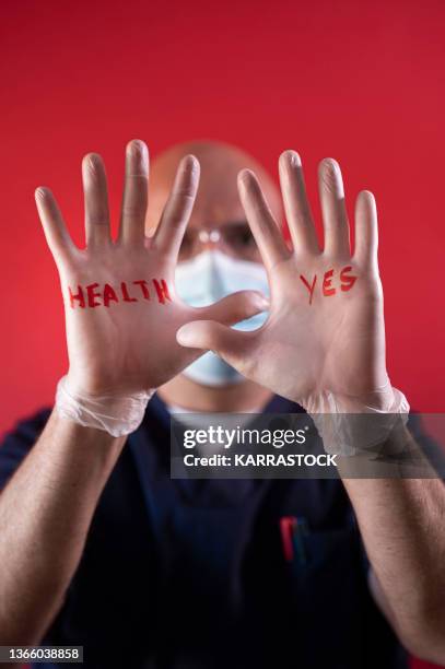 Yes Doctor In 39 Yes Vaccine Stock Photos, High-Res Pictures, and Images - Getty Images