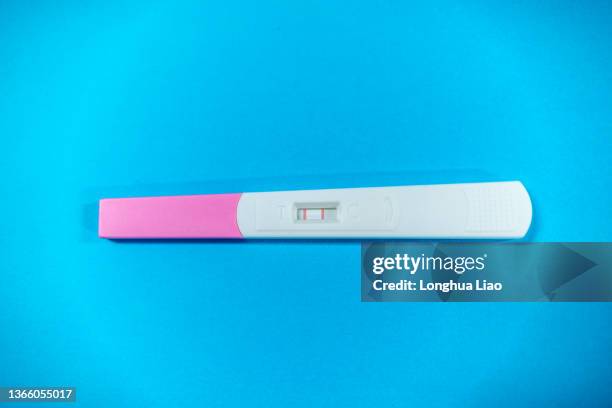 pregnancy test - eisprung stock-fotos und bilder