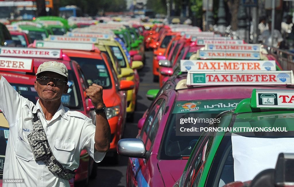 Taxi drivers a protest against the hike