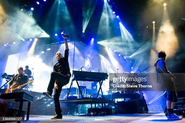 November 09: Chester Bennington of Linkin Park performs at LG Arena on November 09, 2010 in Birmingham, England.