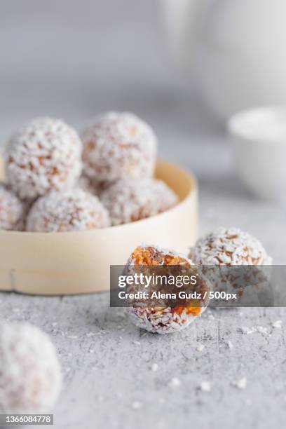 vegan raw date and coconut candy - chocolate truffle bildbanksfoton och bilder