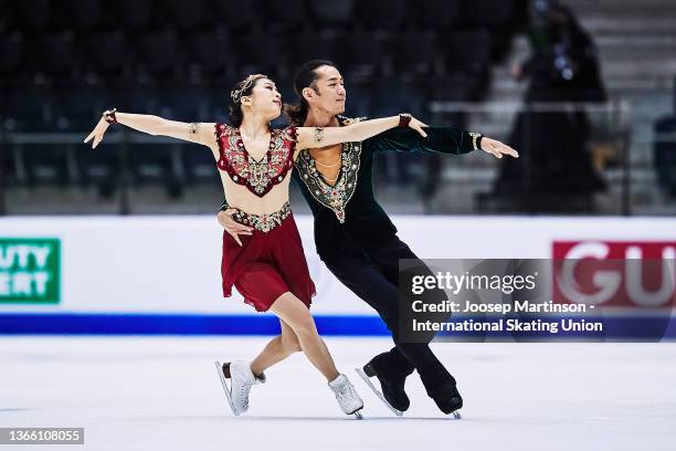 Kana Muramoto and Daisuke Takahashi of Japan compete in the Ice Dance Free Dance during the ISU Four Continents Figure Skating Championships at...