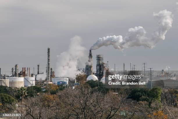 Houston Refineries Houston Refinery Photos and Premium High Res Pictures - Getty Images