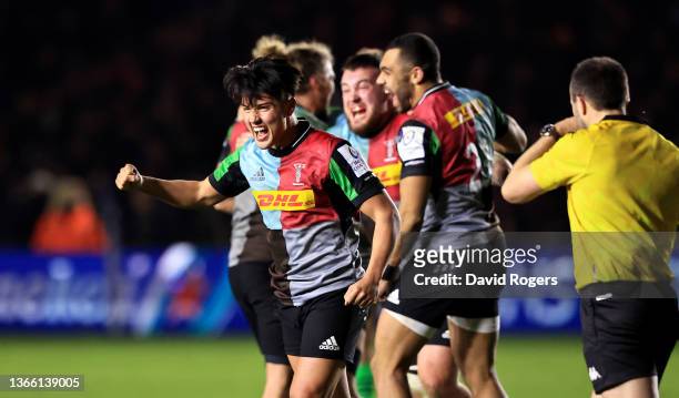 Marcus Smith of Harlequins celebrates after Alex Dombrandt scores the last minute match winning try during the Heineken Champions Cup match between...