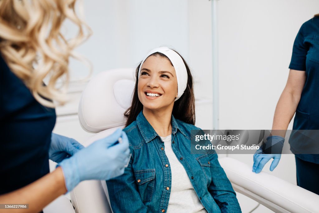 Behandlung der Gesichtsästhetik