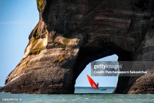 in the sea - figure skater stockfoto's en -beelden