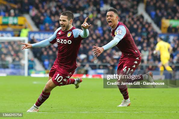 Everton v Aston Villa - Premier League Everton v Aston Villa - Premier League